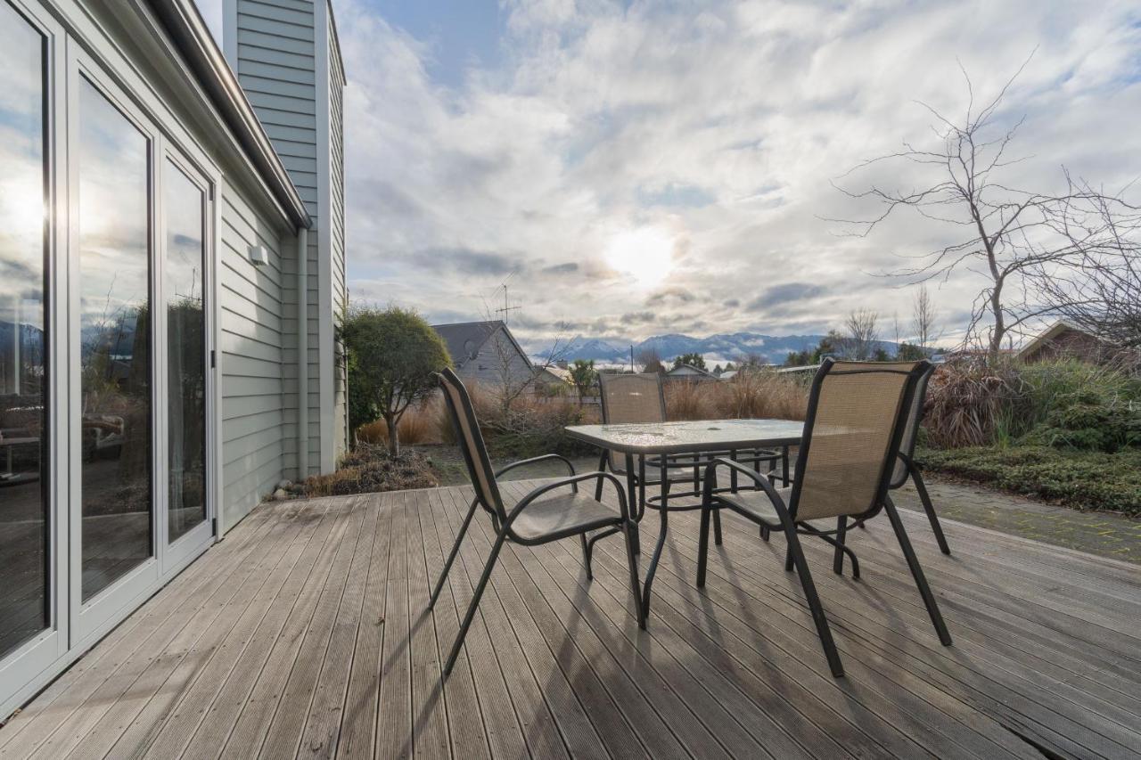 Southland Sounds - Te Anau Holiday Home Екстериор снимка